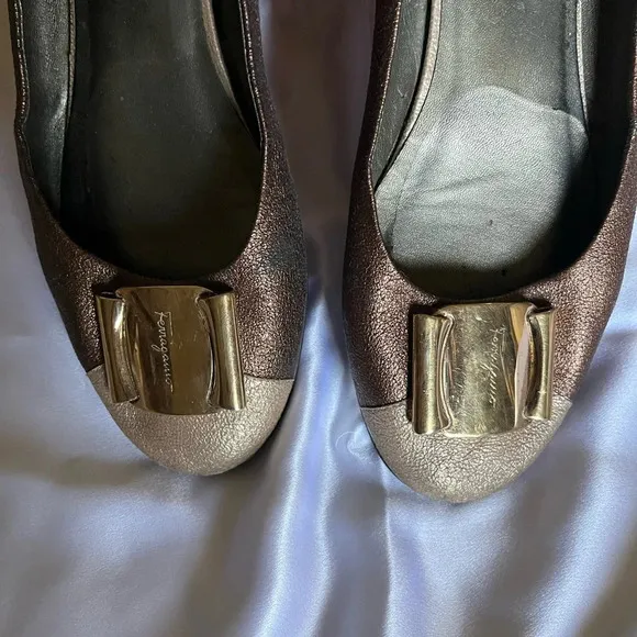 VINTAGE~ FERRAGOMO’S~BRONZE LOAFERS~SIZE 9.5
