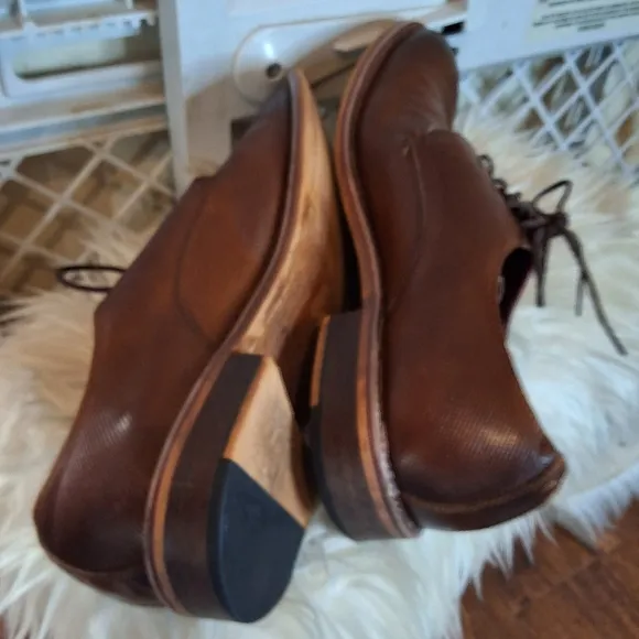 Vintage Foundry brown leather wingtip oxfords 11