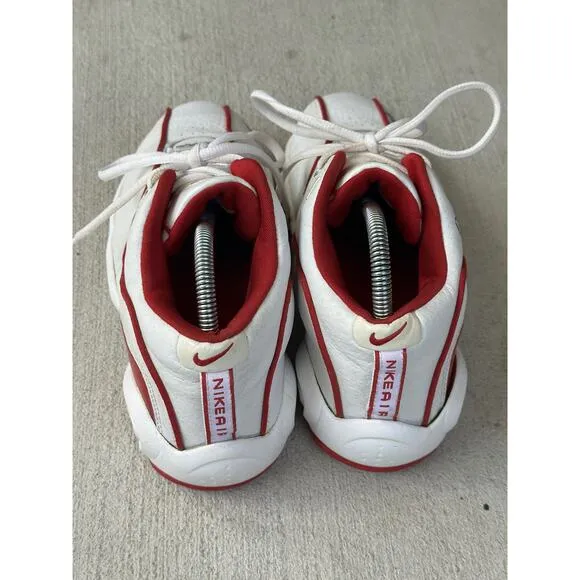 Vintage Nike Air Men's 7.6 White Red Basketball Shoes Sports Sneakers Signed Low