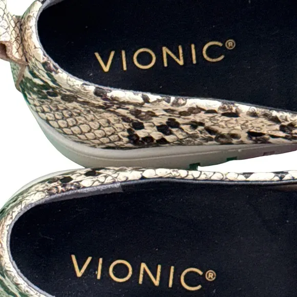 VIONIC UPTOWN SNAKE PRINT LOAFER