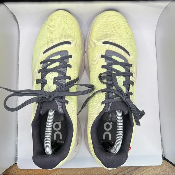 Women’s On Cloudgo Running Shoes Size 10.5