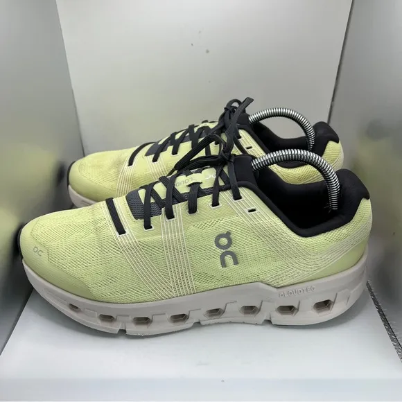 Women’s On Cloudgo Running Shoes Size 10.5