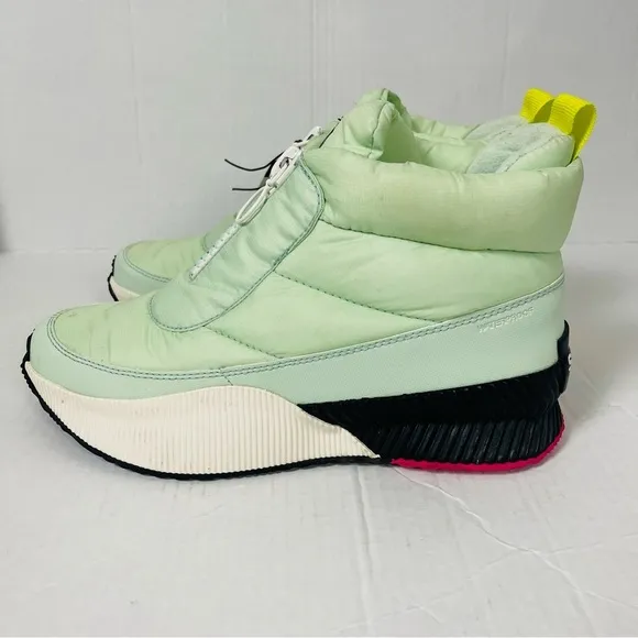 Women’s Sorel Out N About III Aqua Green Waterproof Boots Size 10 US!