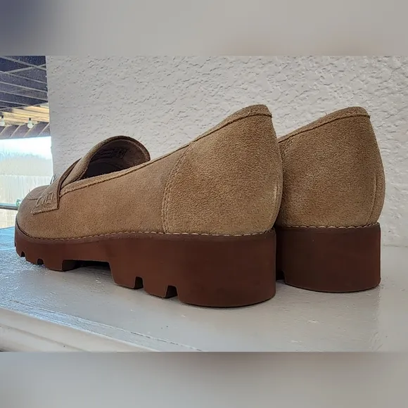 Women's Vionic Cheryl II Tan Suede Penny Loafer Size 7